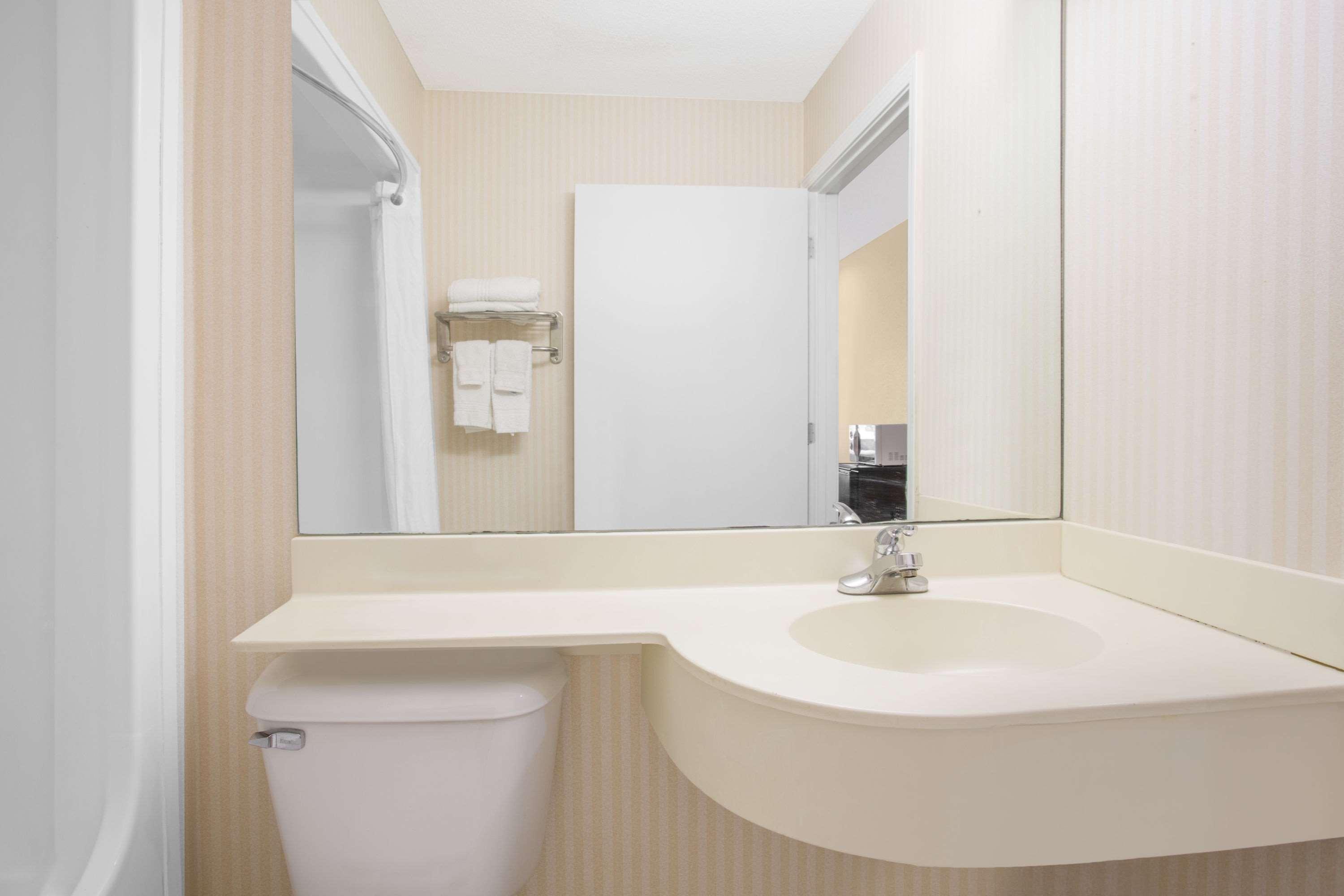 Microtel Inn & Suites By Wyndham Kannapolis/Concord Екстериор снимка